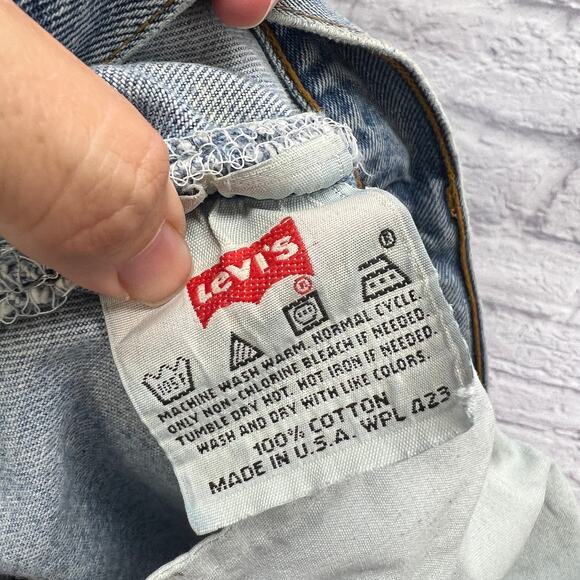 Vintage Levi's 501 Mens Jeans Size 36x30 Light Wash Distressed Button Fly USA - Picture 7 of 8